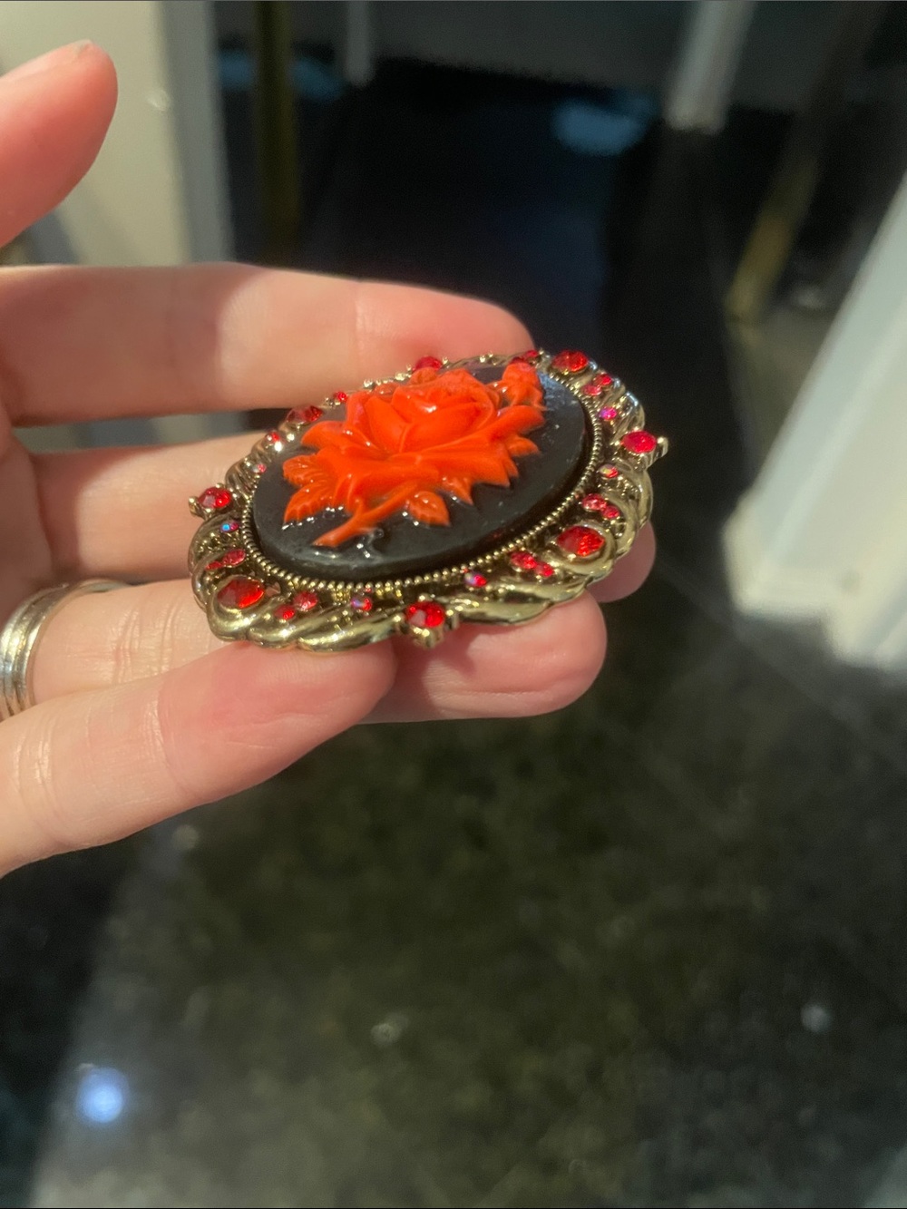 Gothic Red Rose Cameo Brooch - Picture 3 of 4